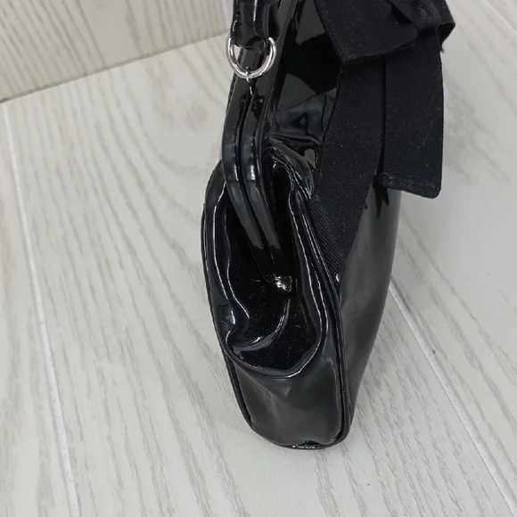 Elegant Black Women's Handbag - Picture 5 of 10